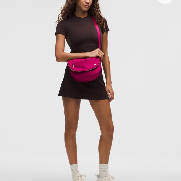 Lululemon Athletica Fuchsia Crossbody Bag 5L - Picture 3 of 6